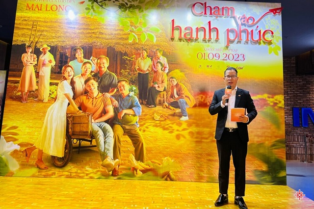 MC Phạm Hồng Phong tại sự kiện ra mắt phim: Chạm vào hạnh phúc.